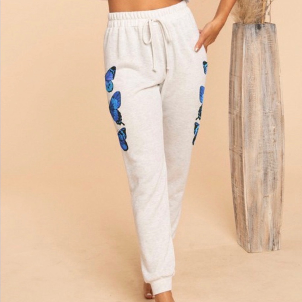 Butterfly sweatpants 🦋 - Picture 2 of 3